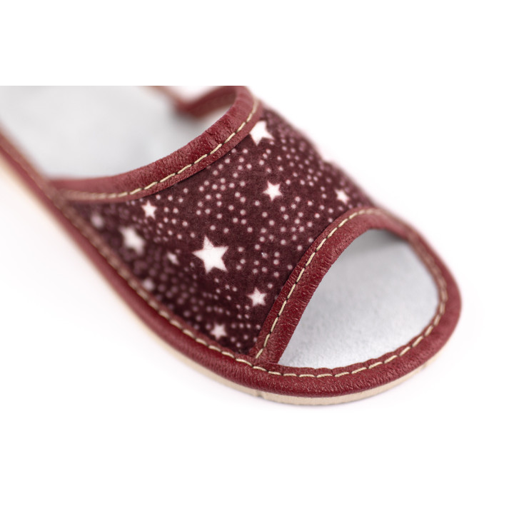 Bordowe papcie dla dzieci, laczki domowe dziecięce skórzane