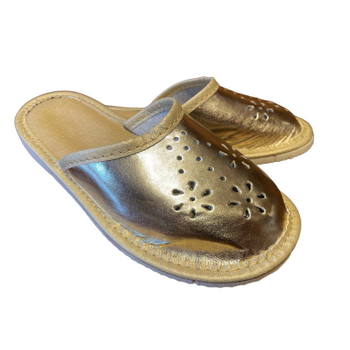 Złote kryte kapcie dziecięce, profilowane laczki dziecięce - numer 150