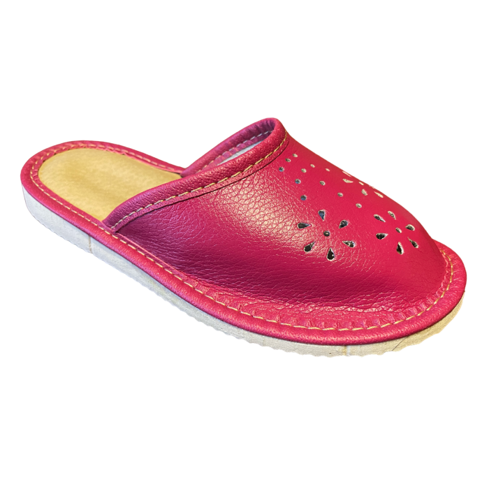 Ciemno różowe łapy dziecięce, wygodne klapki domowe dla dzieci