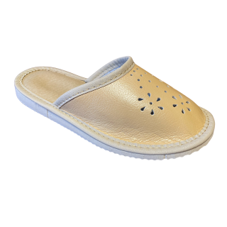 Beżowe, spokojne kapcie dziecięce, kapcie domowe z bukietem