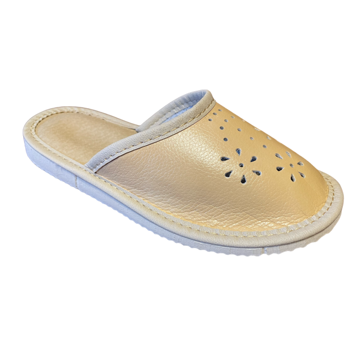 Beżowe, spokojne kapcie dziecięce, kapcie domowe z bukietem