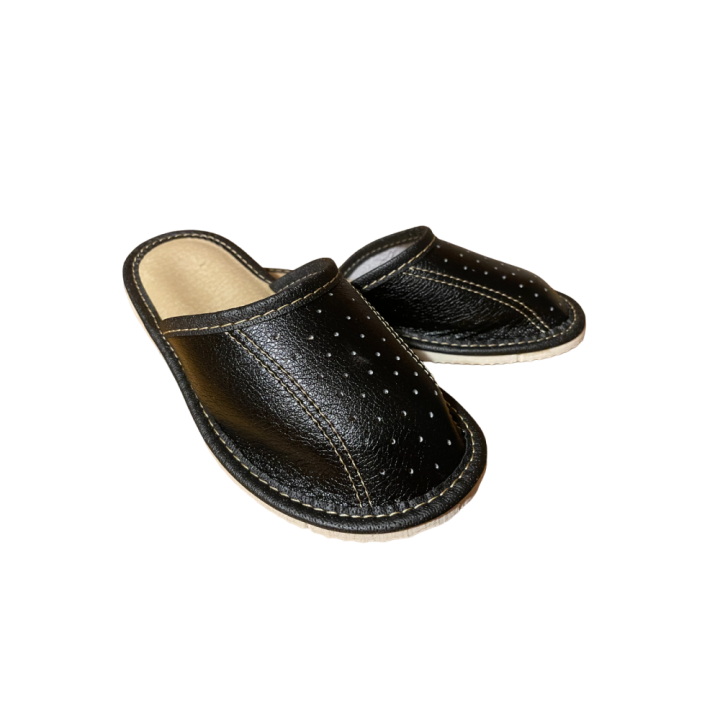 Kryte chłopięce kapcie domowe czarne, wygodne laczki dziecięce, pantofle dziecięce