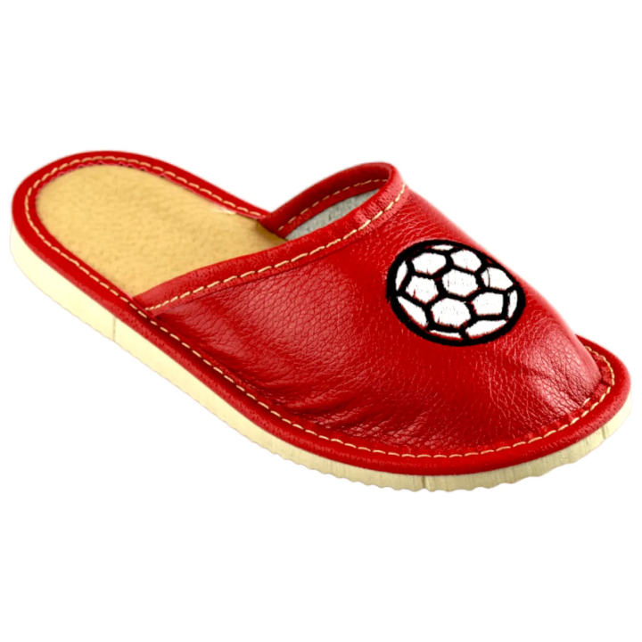 Kryte kapcie dla dzieci czerwone, piłka nożna, kapcie z haftem
