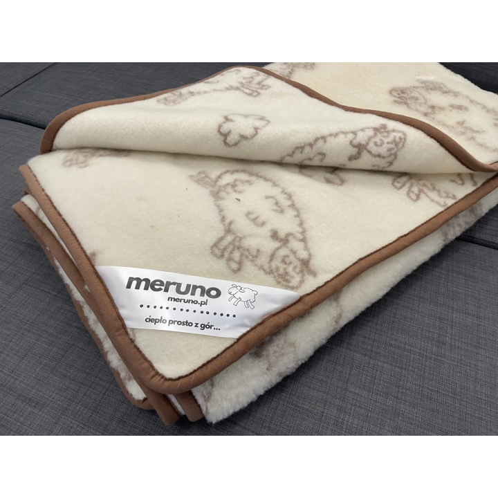 Ciepły koc w owieczki, koc podhalański z Zakopanego w owce - numer 300