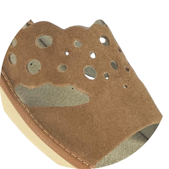 Skórzane pantofle damskie, musztardowe kapcie domowe