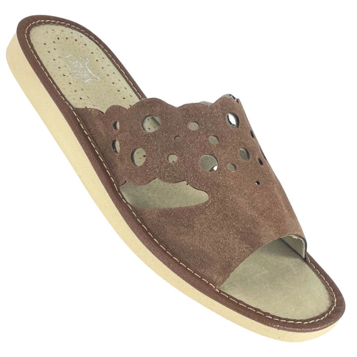 Skórzane pantofle damskie, brązowe kapcie domowe - numer 378