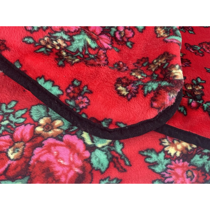 Czerwony koc polarowy z góralskim wzorem, mięciutki koc dla dzieci