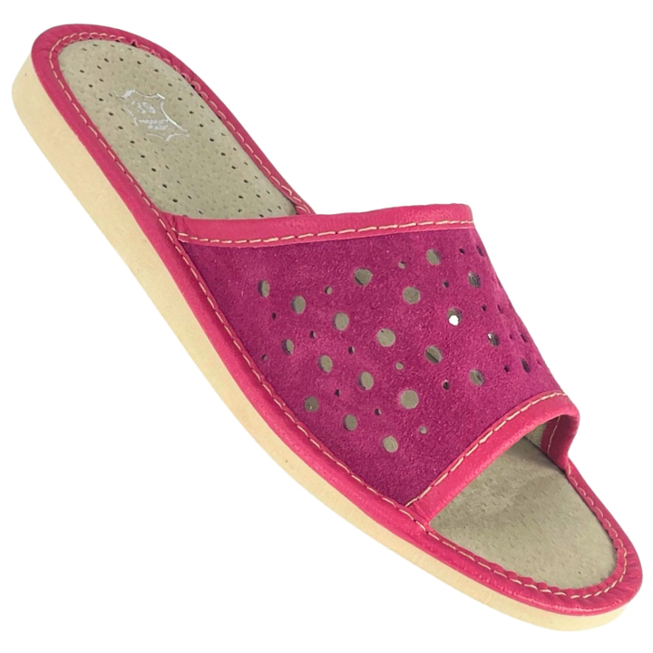 Lekkie i tanie różowe pantofle domowe, skórzane góralskie kapcie