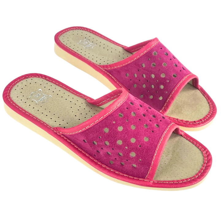 Lekkie i tanie różowe pantofle domowe, skórzane góralskie kapcie