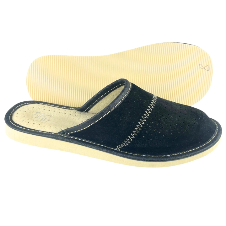 Czarne pantofle damskie, skórkowe laczki domowe, obuwie domowe damskie - numer 391