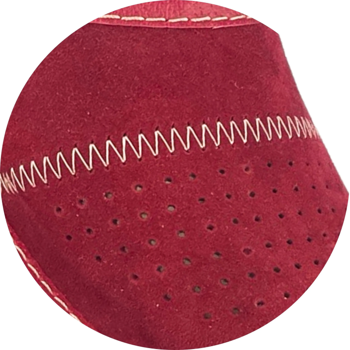 Pantofle damskie czerwone, zamszowe kapcie domowe - numer 392