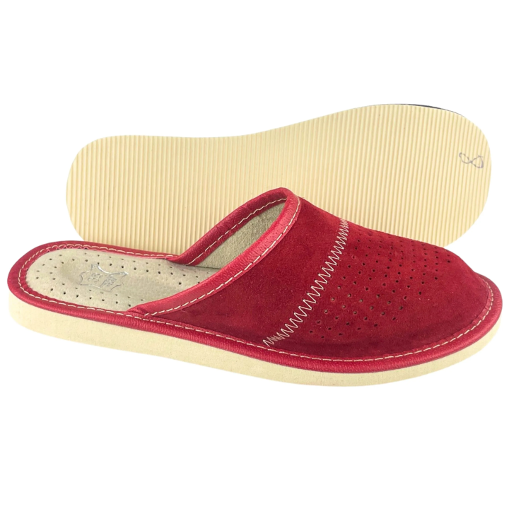Pantofle damskie czerwone, zamszowe kapcie domowe - numer 392