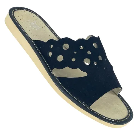 Skórzane pantofle damskie, czarne kapcie domowe - numer 376