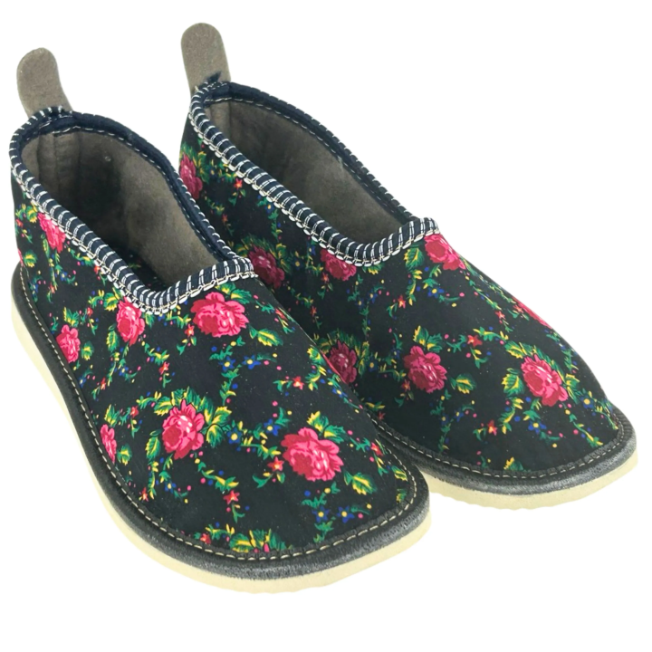 Kapcie damskie z piętką Czarne Góralskie Pantofle domowe