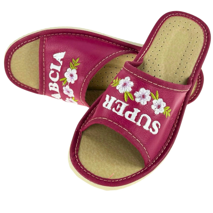 Kapcie z napisem "Super Babcia" idealny prezent na Dzień Babci