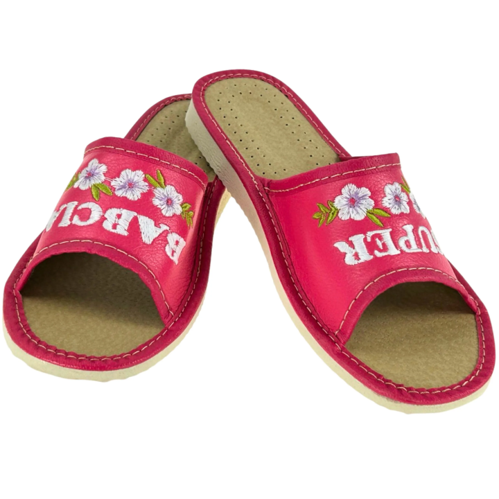 Różowe kapcie na Dzień Babci, kapcie z napisem na prezent