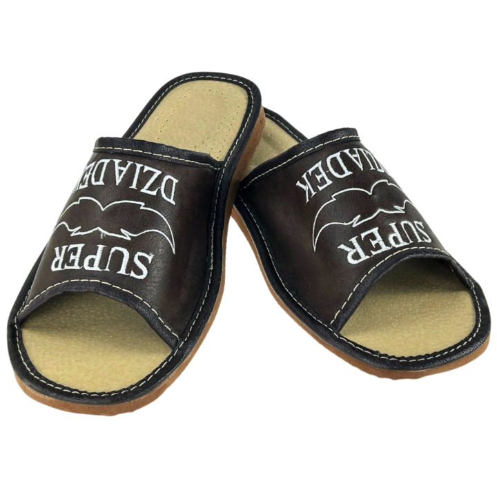 Ciemno-brązowe kapcie męskie na prezent dla Dziadka Super Dziadek