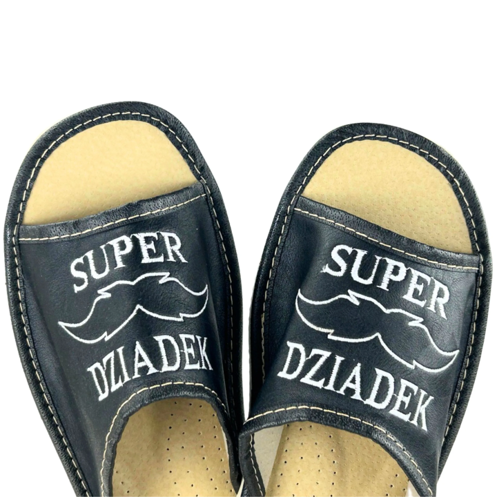 Kapcie dla Dziadka Czarne pantofle domowe z napisem super dziadek