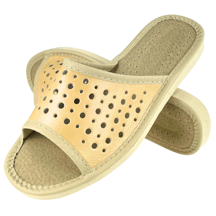 Beżowe wygodne kapcie domowe, ażurowe laczki damskie - numer 023