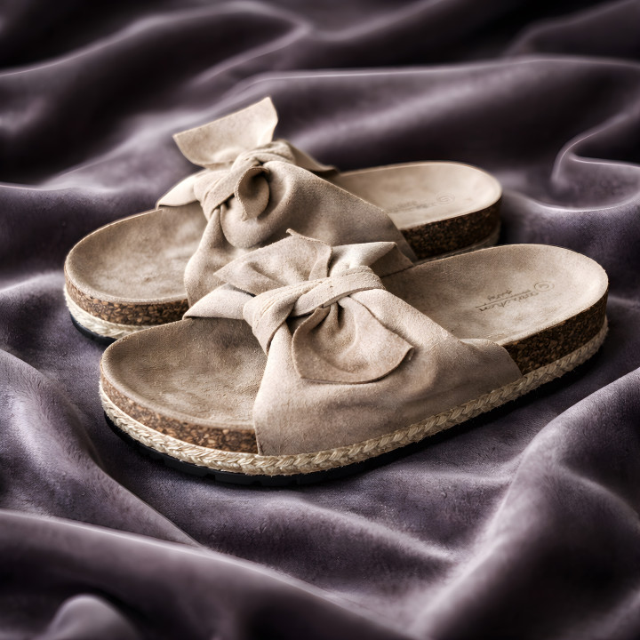 Kapcie damskie z kokardą Wygodne buty damskie