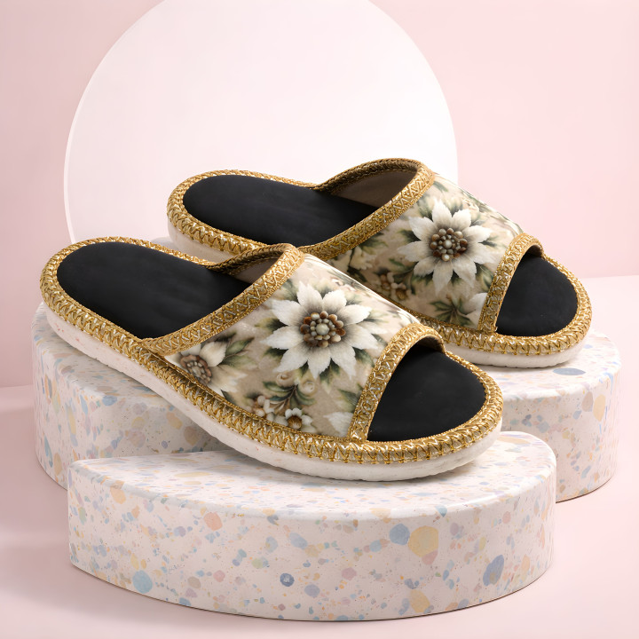 Klapki dziecięce, kapcie w kwiatowy wzór