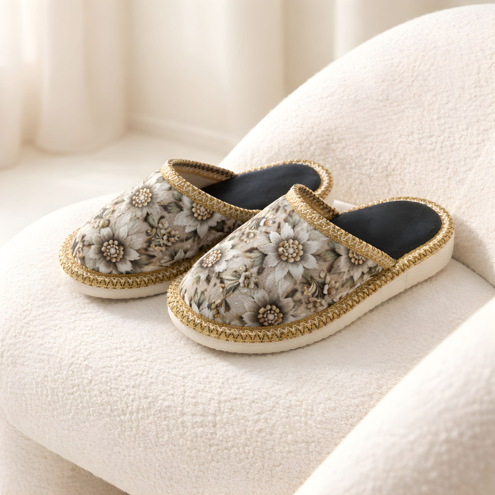 Kapcie dziecięce kryte, pantofle domowe w kwiaty