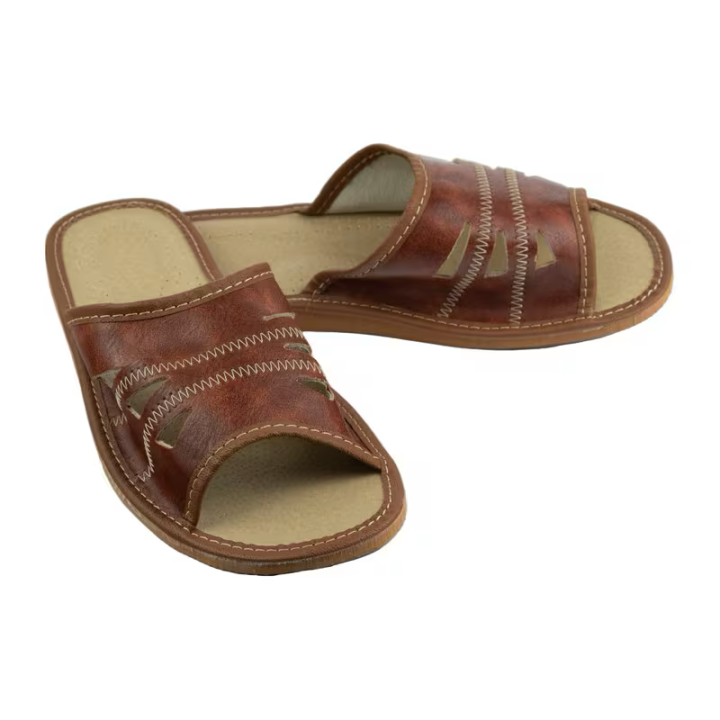 Odkryte kapcie męskie, jasny brąz z trójkątnymi wycięciami