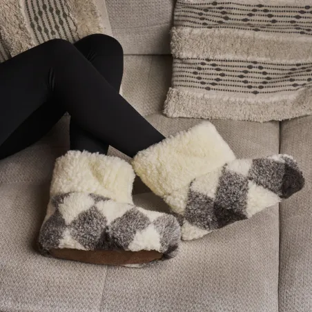 Bambosze wełniane góralskie w kratkę, ciepłe kapcie wełniane w kratę - numer 303