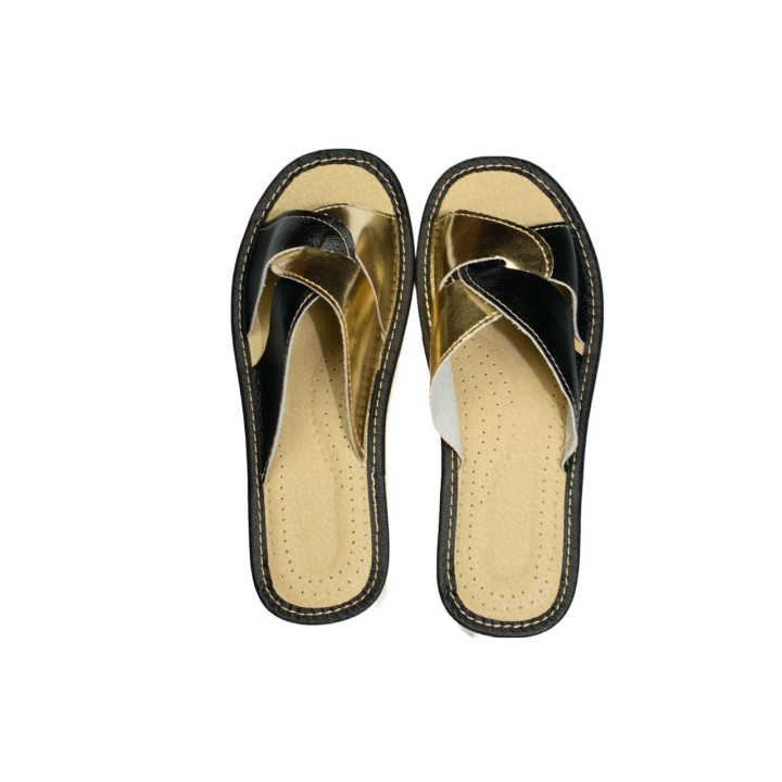 Odkryte kapcie damskie ze złotą wstawką, czarne pantofle damskie