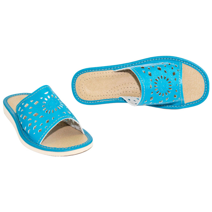 Niebieskie pantofle damskie domowe "Rozeta", wygodne ciapy damskie domowe