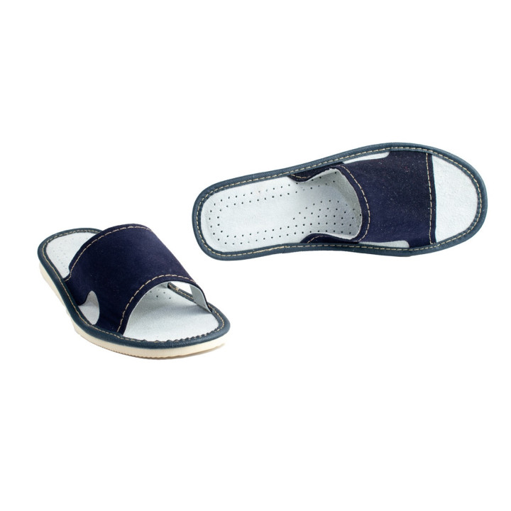 Skórkowe, granatowe pantofle domowe damskie z wycięciami po bokach