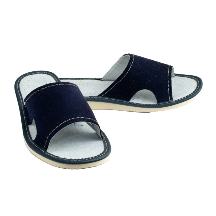 Skórkowe, granatowe pantofle domowe damskie z wycięciami po bokach