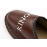 Kryte, brązowe pantofle domowe z napisem "King" - numer 095