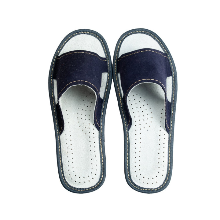 Skórkowe, granatowe pantofle domowe damskie z wycięciami po bokach