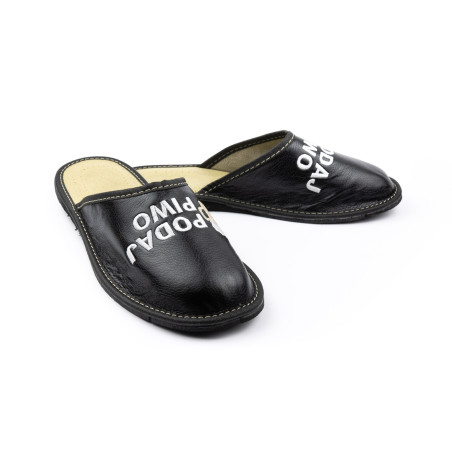 Zabawne pantofle męskie z napisem "Podaj Piwo", laczki męskie czarne - numer 099
