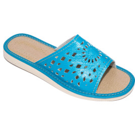 Niebieskie pantofle damskie domowe "Rozeta", wygodne ciapy damskie domowe