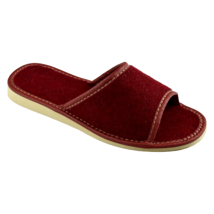 Bordowe pantofle damskie z naturalnego filcu, papcie damskie filcowe, laczki domowe