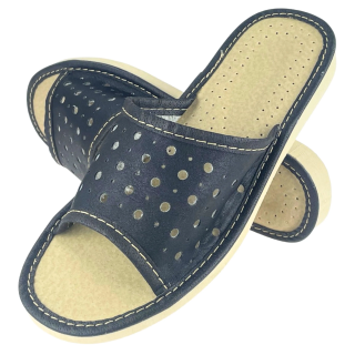 Stylowe czarne kapcie ażurowe, pantofle domowe damskie w ciemnym kolorze