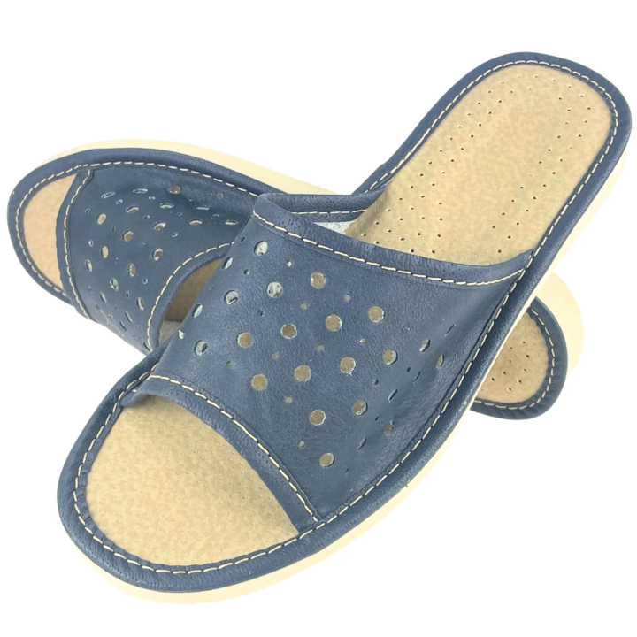 Kapcie pantofle damskie w kolorze ciemnego granatu, lekkie i przewiewne laczki domowe