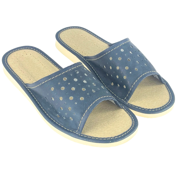 Kapcie pantofle damskie w kolorze ciemnego granatu, lekkie i przewiewne laczki domowe