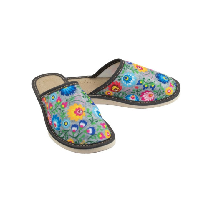 Kryte kapcie damskie z motywem łowickim, laczki domowe łowickie