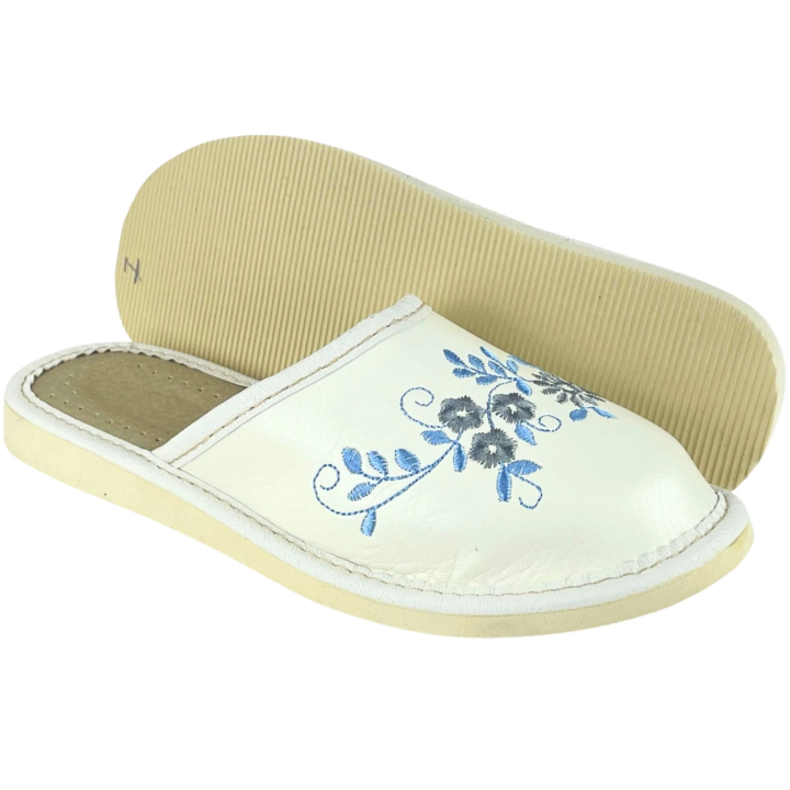 Kryte, białe kapcie damskie z motywami kwiatowymi, wygodne pantofle damskie