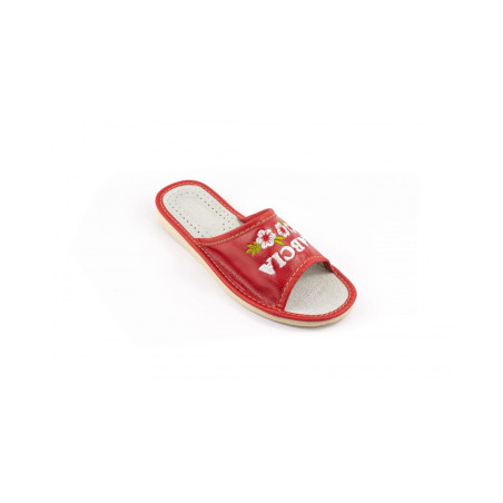 Skórkowe czerwone kapcie dla Babci, pantofle damskie z napisem "Super Babcia" - numer 177