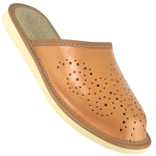 Kryte, ażurowe pantofle damskie w naturalnym odcieniu brązu