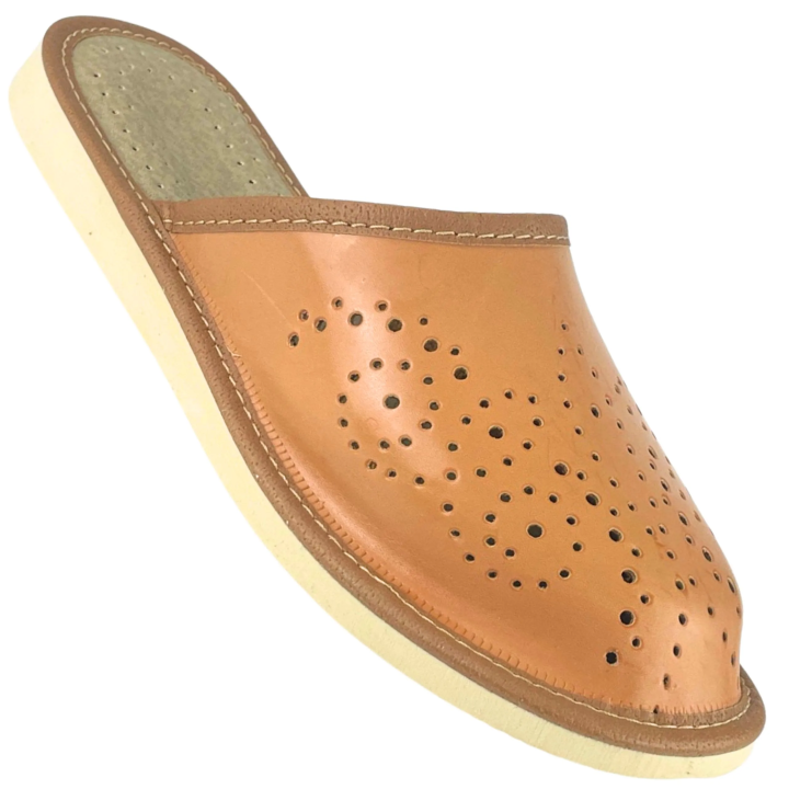 Kryte, ażurowe pantofle damskie w naturalnym odcieniu brązu