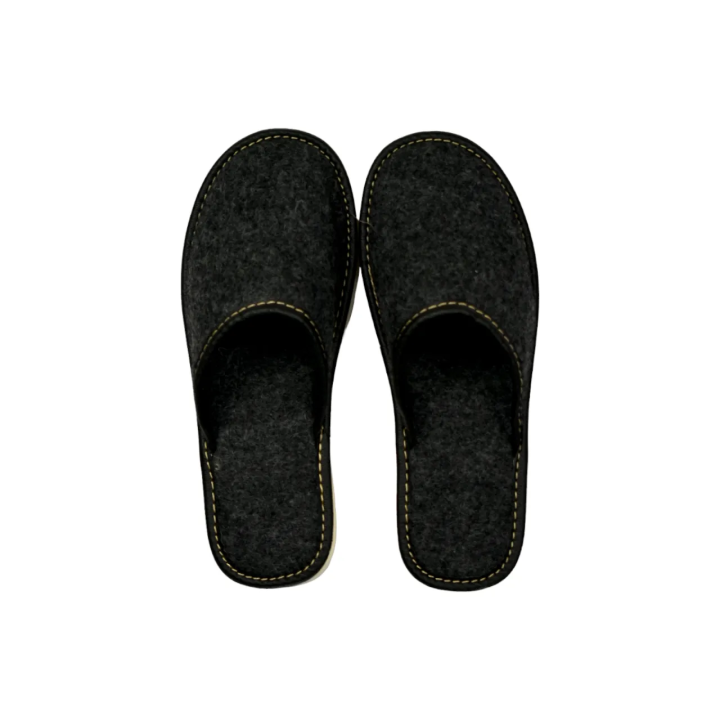 Kapcie damskie z naturalnego włoskiego filcu, produkt oryginalny - numer 321