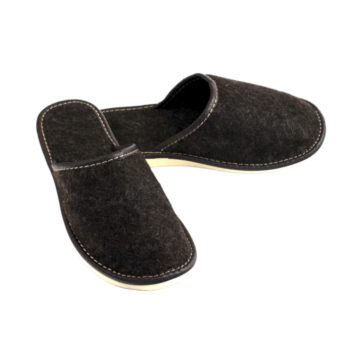 Kryte kapcie filcowane damskie z naturalnych materiałów