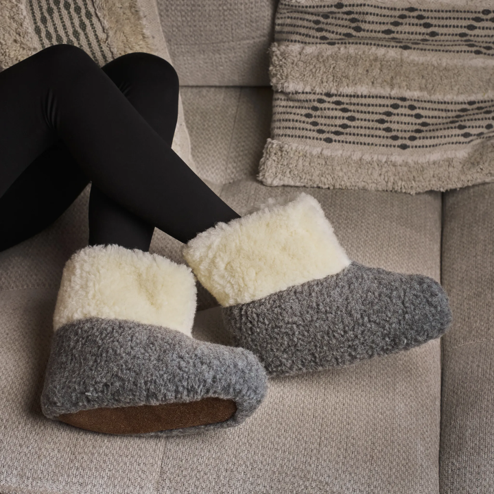 Biało-Grafitowe Bambosze wełniane góralskie, wełna 100% - CERTYFIKAT