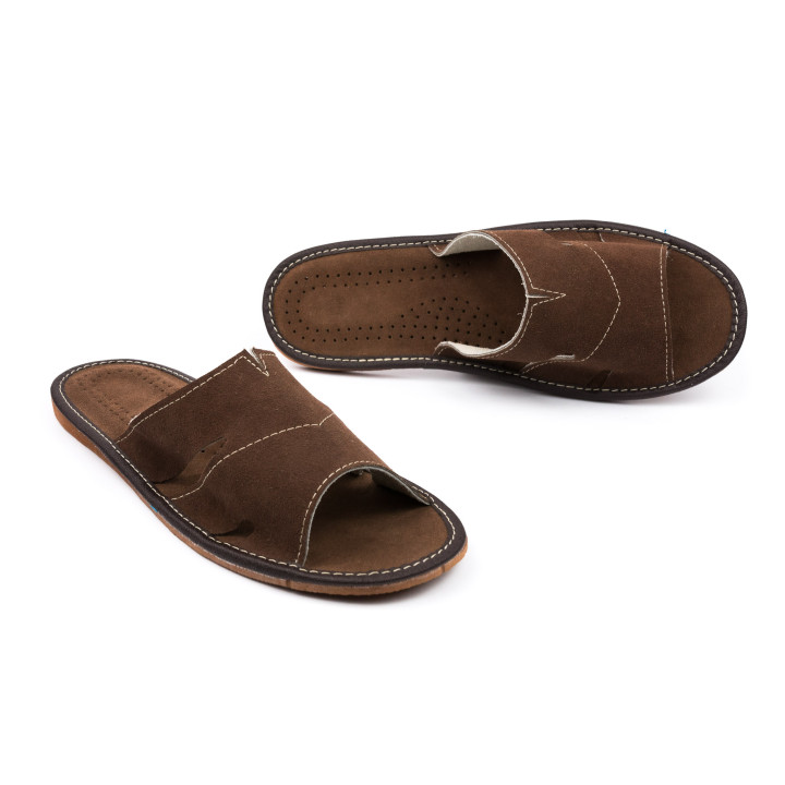 Zamszowe męskie brązowe pantofle domowe, profilowana wkładka