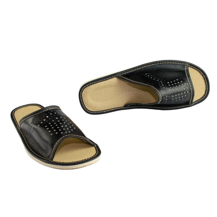 "Korona" - czarne pantofle męskie odkryte, profilowane laczki męskie